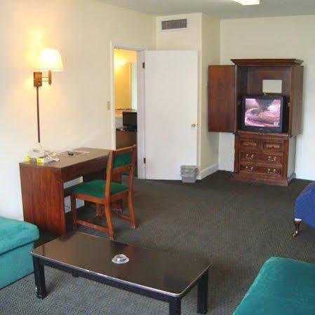 Town House Motel Tupelo Exterior foto